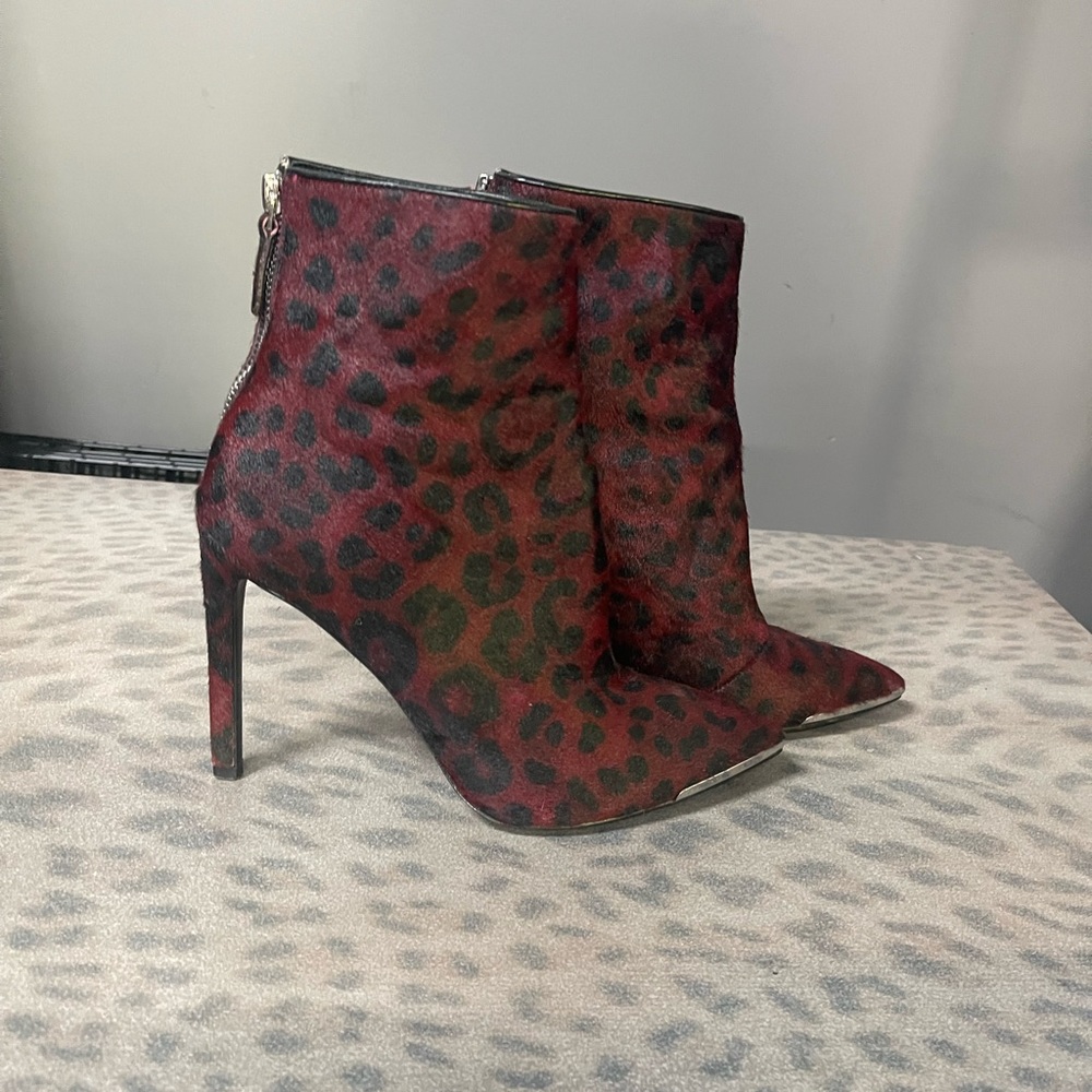 Suede burgundy leopard